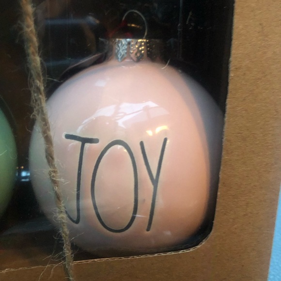 RAE DUNN: Set of 4 Colourful Pastel Christmas Balls/ Ornaments - Picture 6 of 10